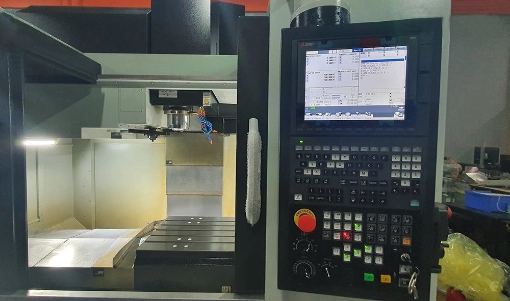 Вертикально-фрезерный обрабатывающий центр HISION VMC850II