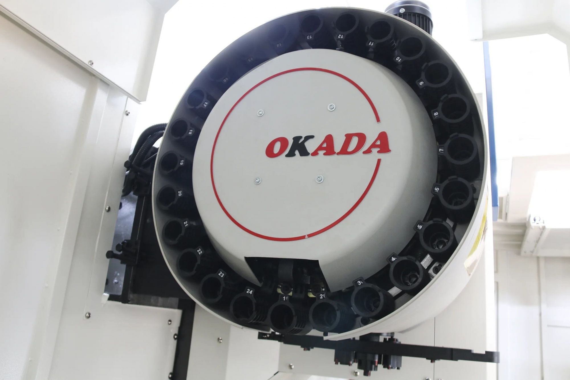 Станок фрезерный с ЧПУ 3-х осевой LUZHONG VMC1050 (Стандарт)