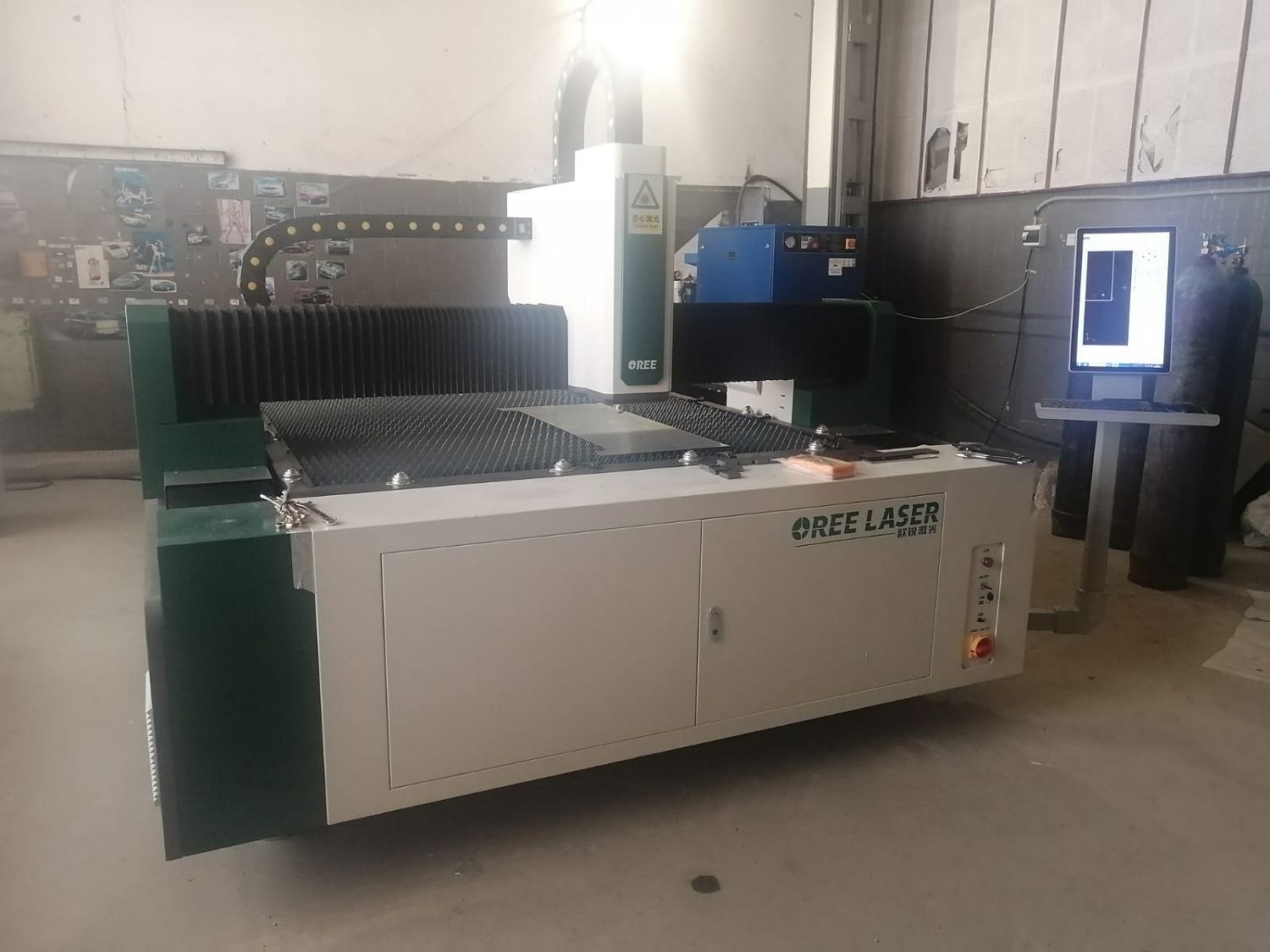 Оптоволоконный лазерный станок для резки металла FM 3015A МАХ 1500 Вт Орёл