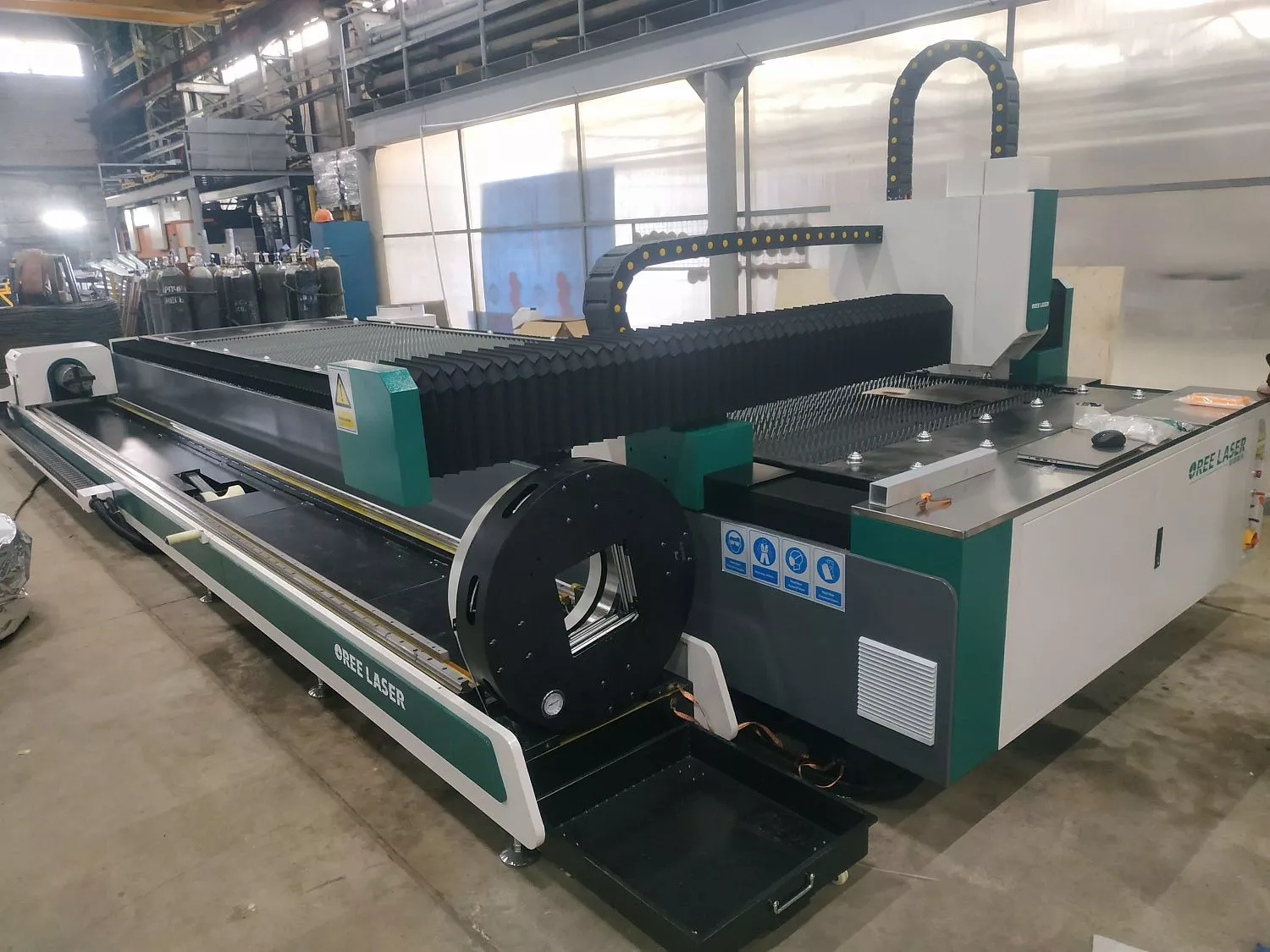 Оптоволоконный лазерный станок для резки металла FM 6015AT6 IPG 1500 Вт Домодедово