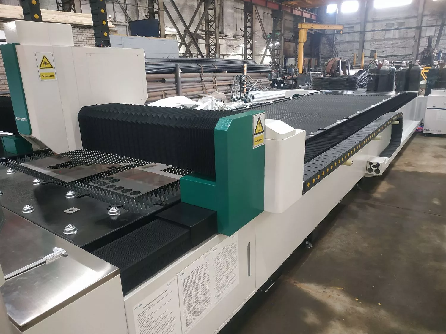 Оптоволоконный лазерный станок для резки металла FM 6015AT6 IPG 1500 Вт Домодедово