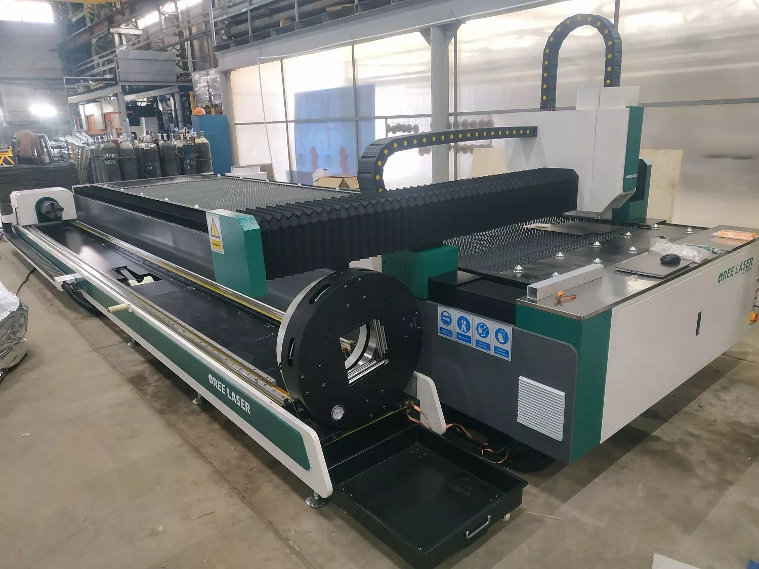 Оптоволоконный лазерный станок для резки металла FM 6015AT6 IPG 1500 Вт Домодедово